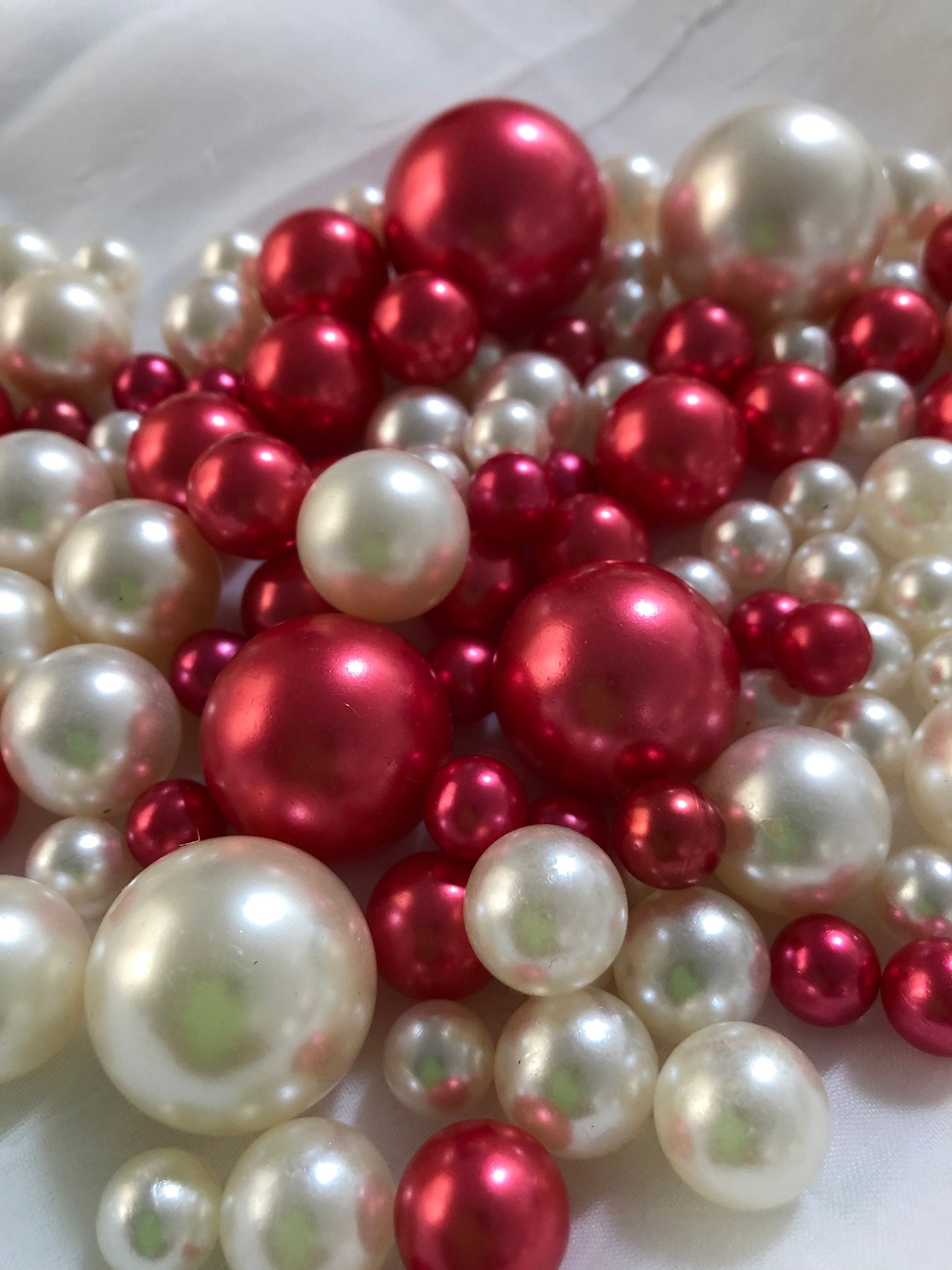 Christmas Red/White Pearls 100pieces - Use For Floating Vase Filler Pearls Decor, Use for make up brush holder