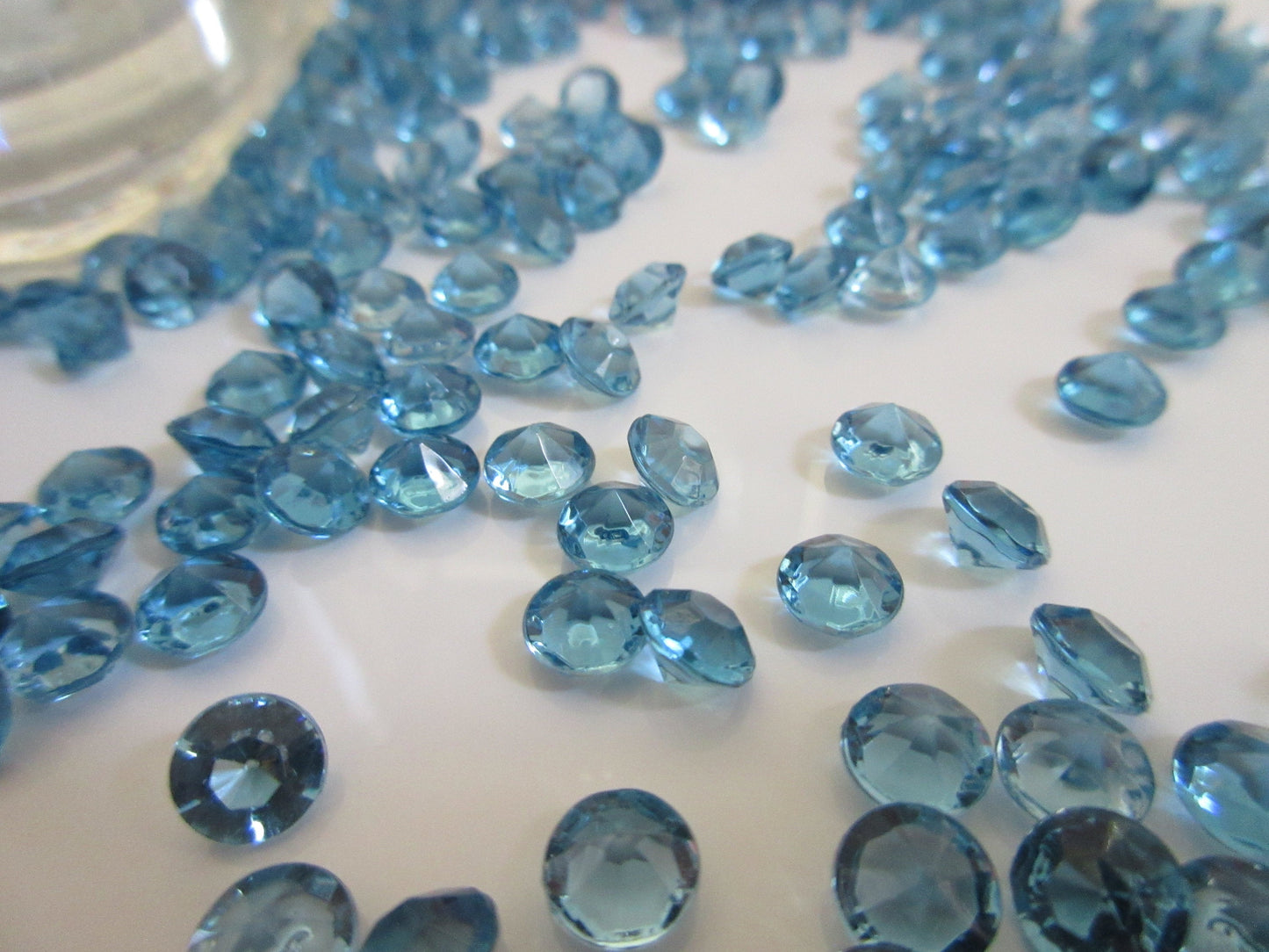 6mm Teal Blue Acrylic Diamond 1000/pk Table Confetti Scatters, Perfect way to add sparkles to table, Vases Great For Wedding decors