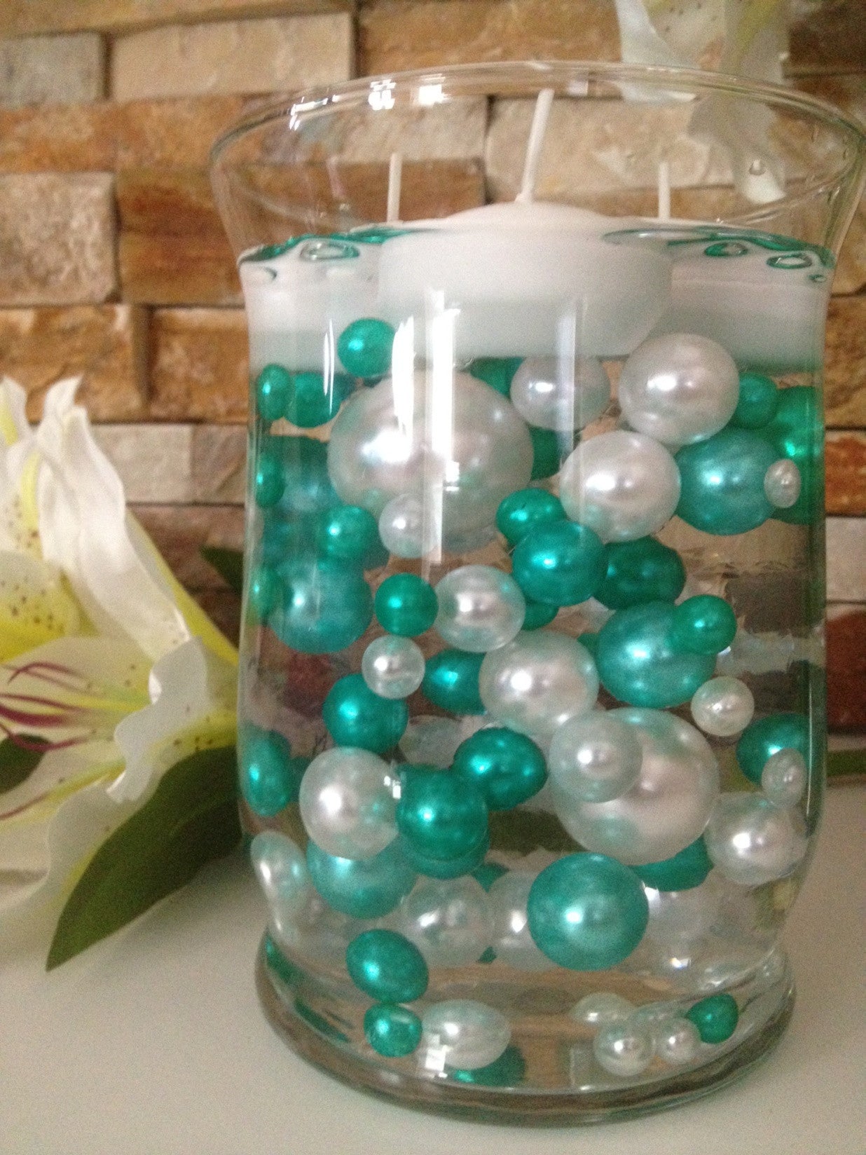 Vase Filler Pearls For Floating Pearl Centerpiece, Shamrock Green/White Pearls 80 Jumbo & Mix Size Pearls, No Hole Pearls